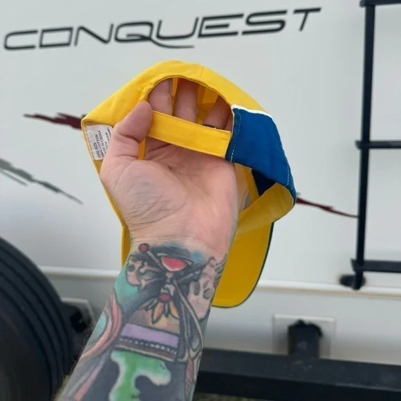 Corona beer hat
Strap back color block
Yellow and blue nice condition - Picture 3 of 4